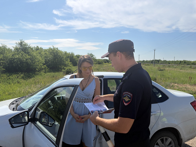 В Саратовской области водителям напомнили о правилах пересечения железнодорожных переездов